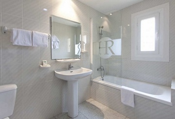 3 stars Hotel in Puig <br /> MotoGP Valencia circuit Cheste